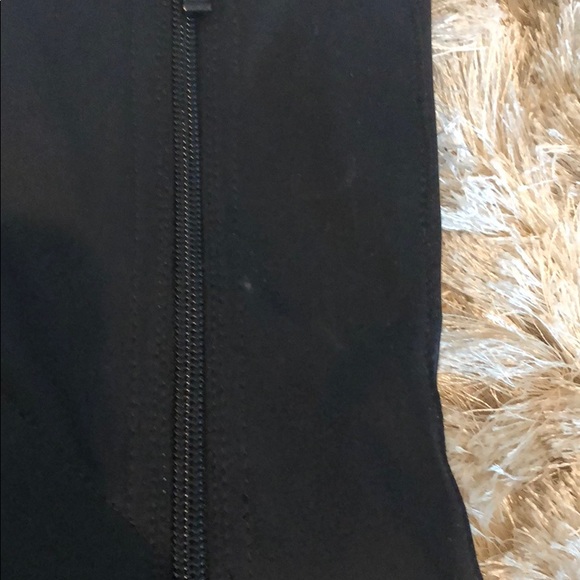 Boohoo black round closed toe 3.5” boot 5 - Picture 6 of 8